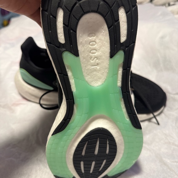 NWT Adidas Black and Green Athletic Shoes with Cushioned Sole - Picture 6 of 6